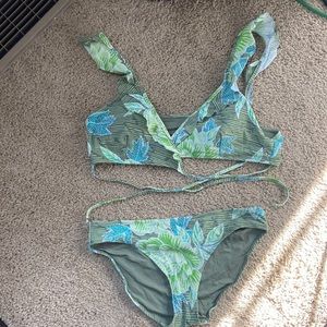 Ruffle top bikini